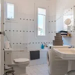 Spacious One Bedroom - Great Location! Lägenhet Cannes
