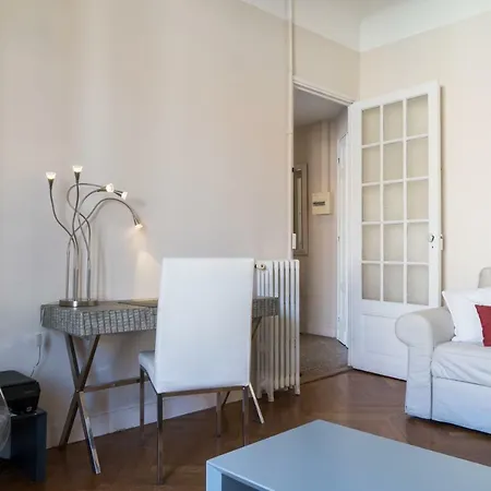 Spacious One Bedroom - Great Location! Κάννες