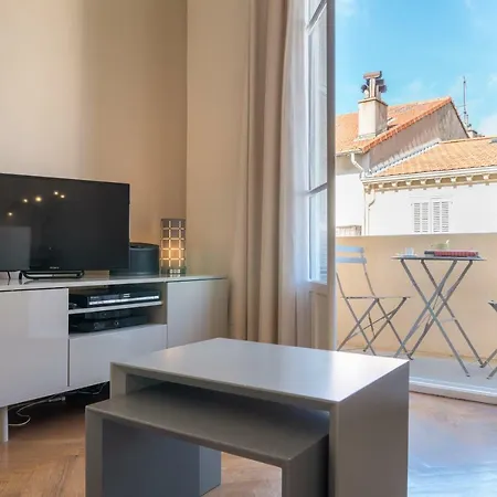 Spacious One Bedroom - Great Location!