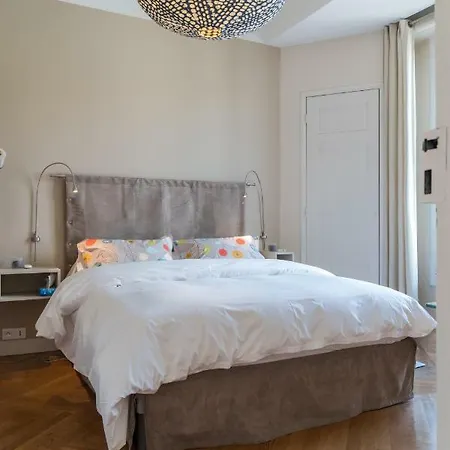Spacious One Bedroom - Great Location! Apartmán