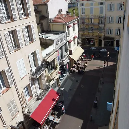 Spacious One Bedroom - Great Location! Apartment Cannes