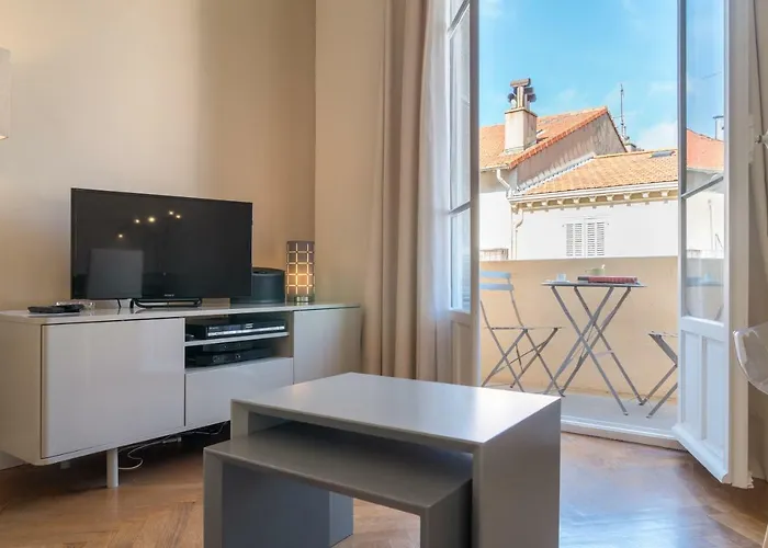 Spacious One Bedroom - Great Location!