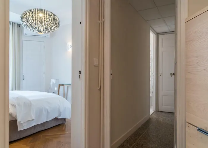 Spacious One Bedroom - Great Location!