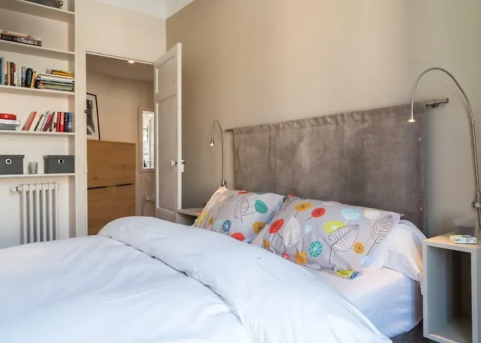 Spacious One Bedroom - Great Location! Cannes