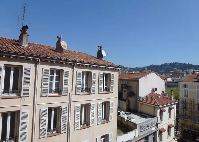 Apartament Spacious One Bedroom - Great Location!